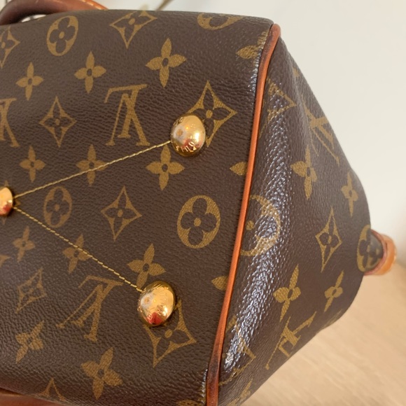 Louis Vuitton - Picture 12 of 16